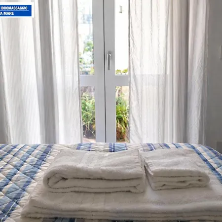 Archi Apartment Canneto (Lipari)